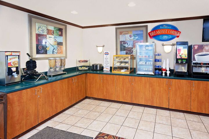 Baymont by Wyndham St. Joseph / Stevensville