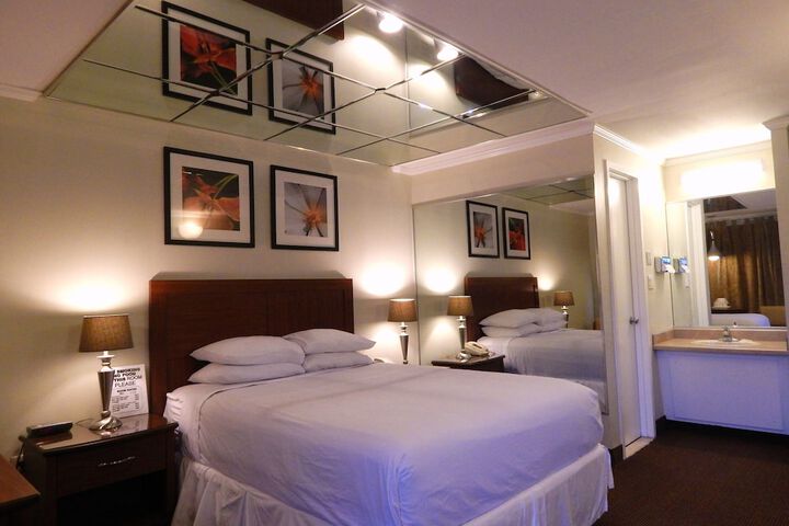 Room 10 of 12