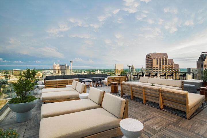 Thompson San Antonio - Riverwalk by Hyatt