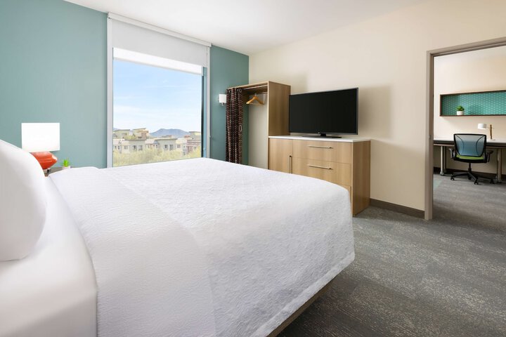 Room 34 of 62