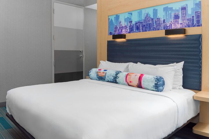 Room 15 of 28