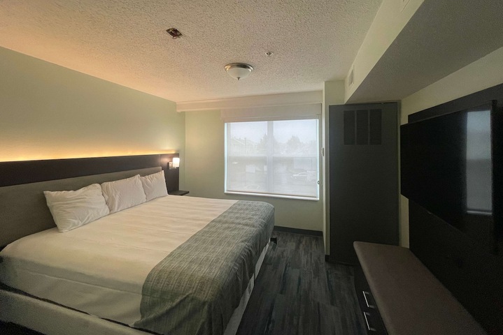 Room 28 of 54