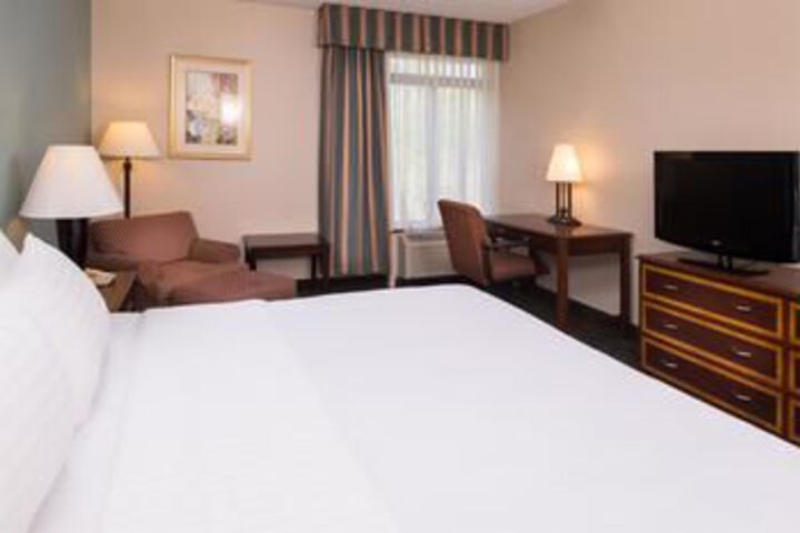 Ramada Plaza Rochester Airport