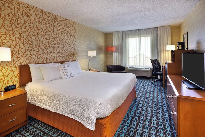 Room 9 of 20