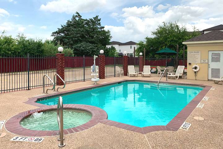 Pool 5 of 25