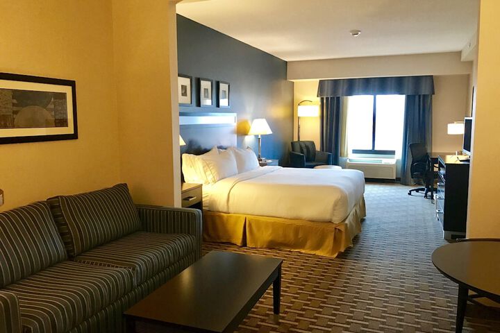 Room 25 of 41