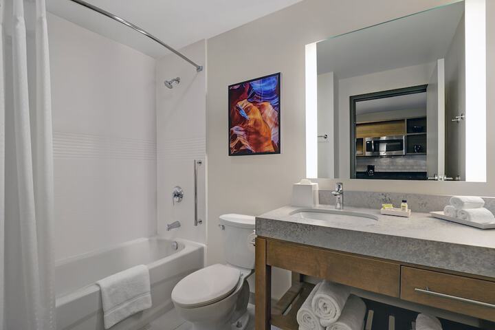 Room 17 of 32