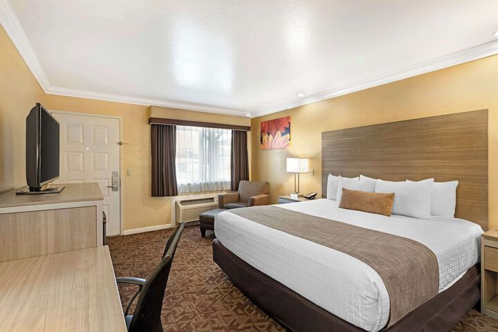 Room 26 of 39