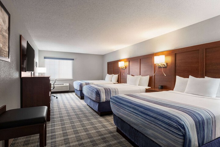 AmericInn by Wyndham Williamsburg