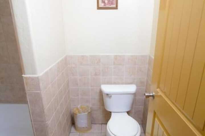 Room 16 of 34