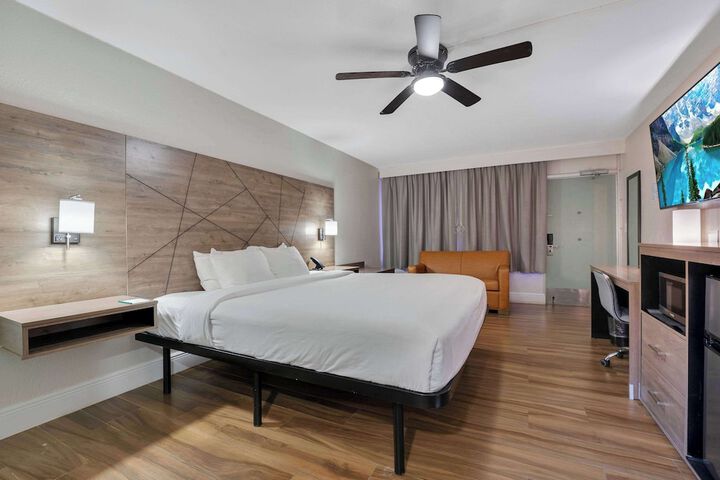 Room 44 of 77