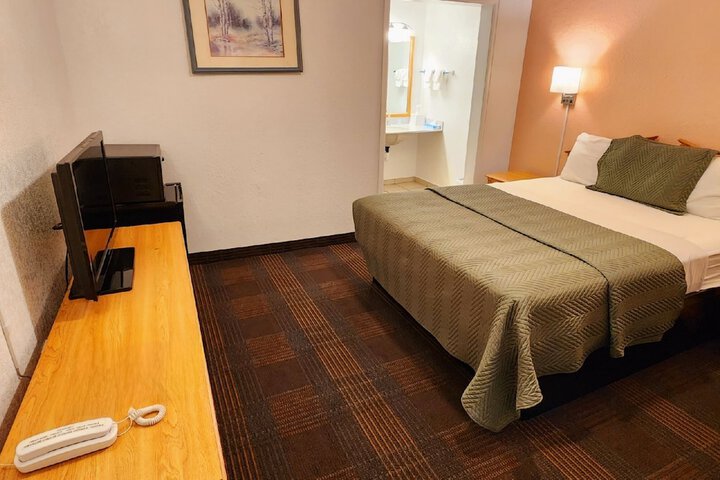 Room 16 of 40