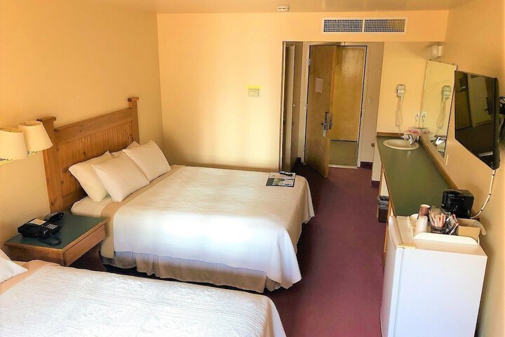 Room 11 of 14