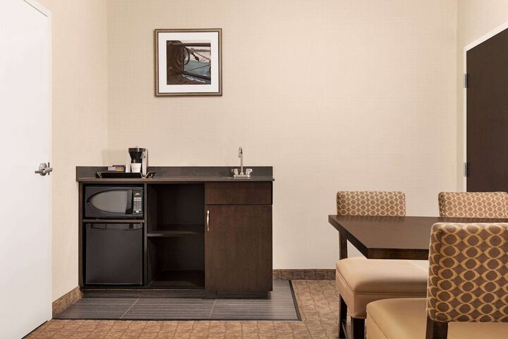 Room 48 of 61