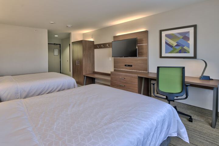 Holiday Express & Suites Portales by IHG