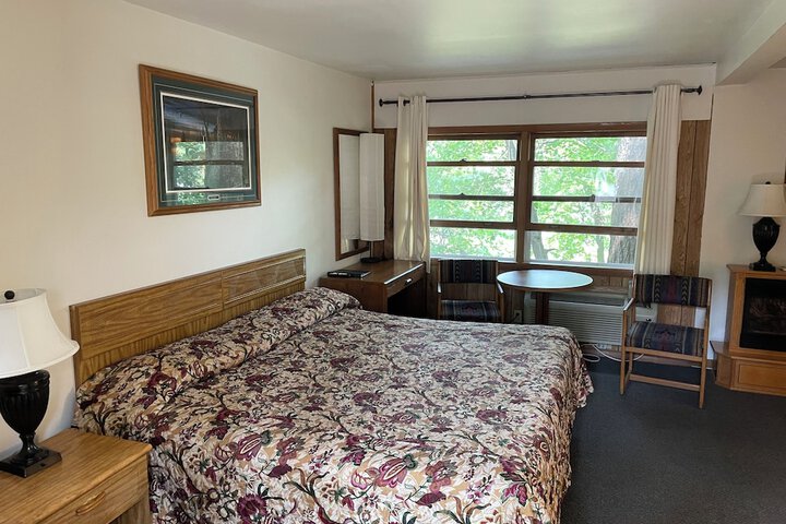 Room 26 of 71