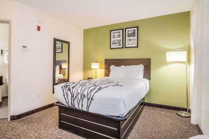 Sleep Inn & Suites Jacksonville near Camp Lejeune