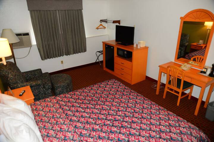 Room 13 of 35