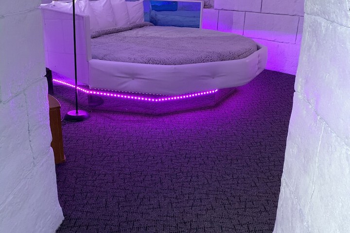 Room 71 of 334