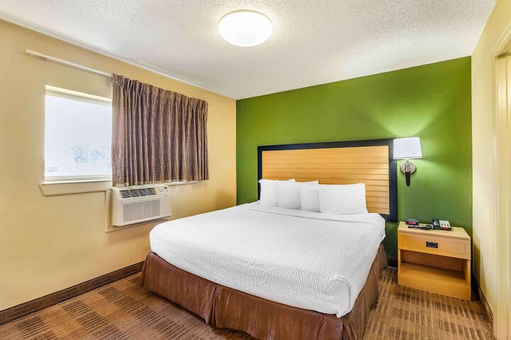 Room 10 of 25