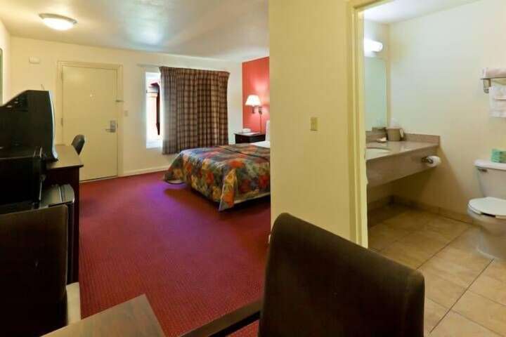 Room 8 of 25