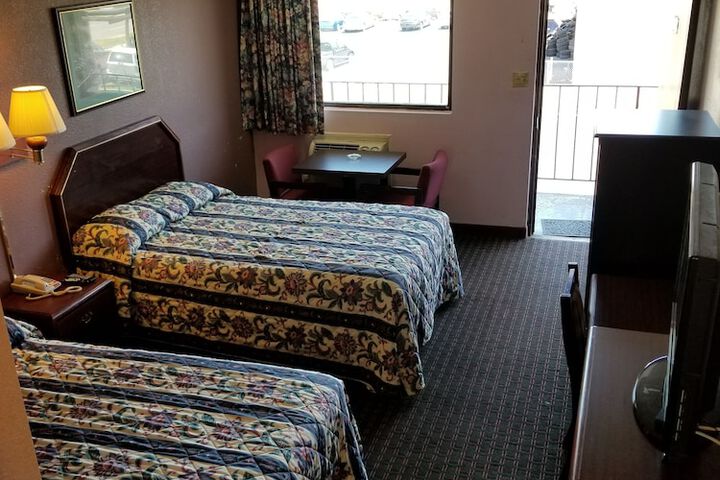 Room 4 of 13