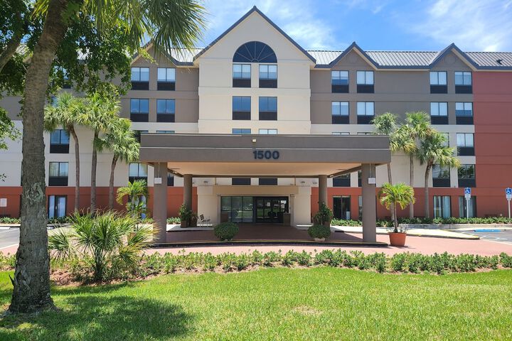 Holiday Inn Express & Suites Ft. Lauderdale N - Exec Airport by IHG