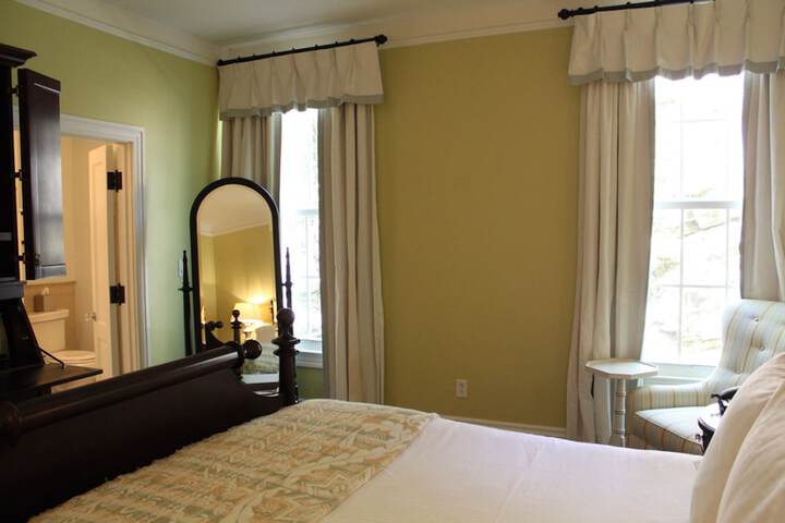 Room 121 of 185