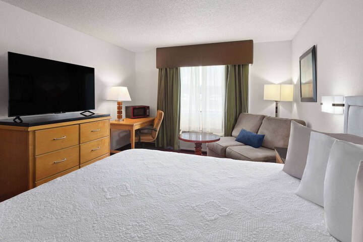 Room 42 of 47