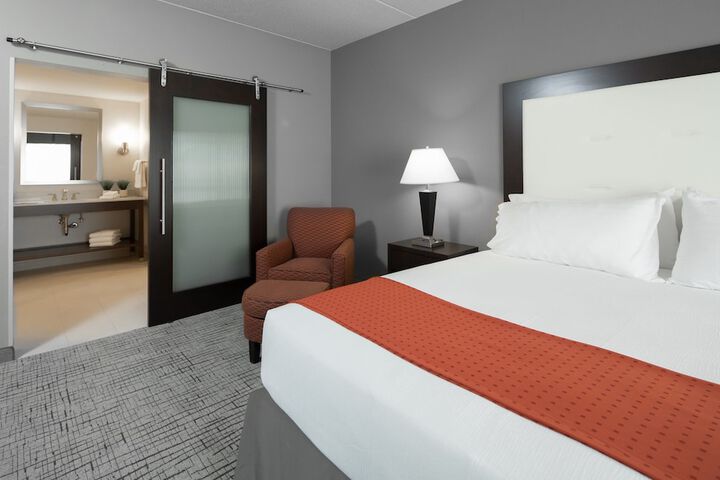 Holiday Inn Hotel & Suites Davenport by IHG