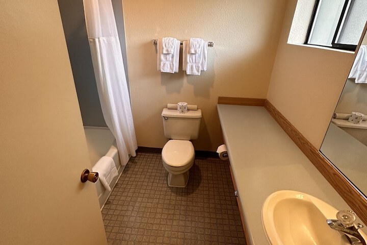 Room 127 of 181
