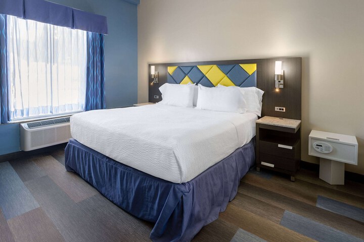 Room 16 of 29
