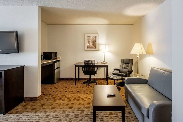 Room 11 of 25