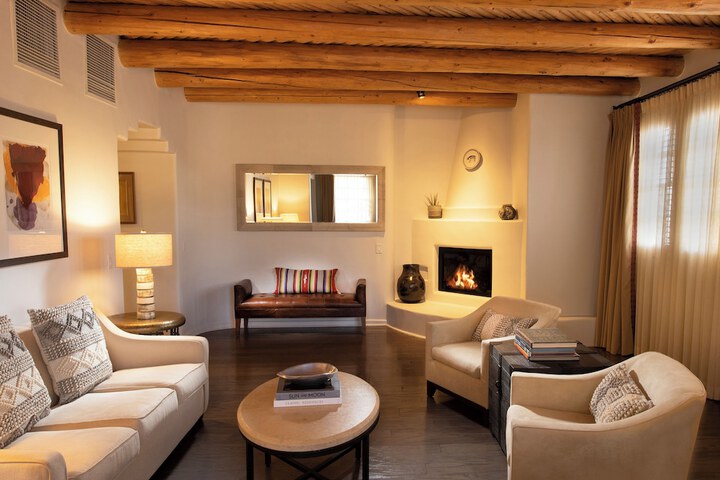Rosewood Inn of the Anasazi