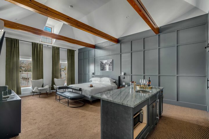 Room 13 of 14
