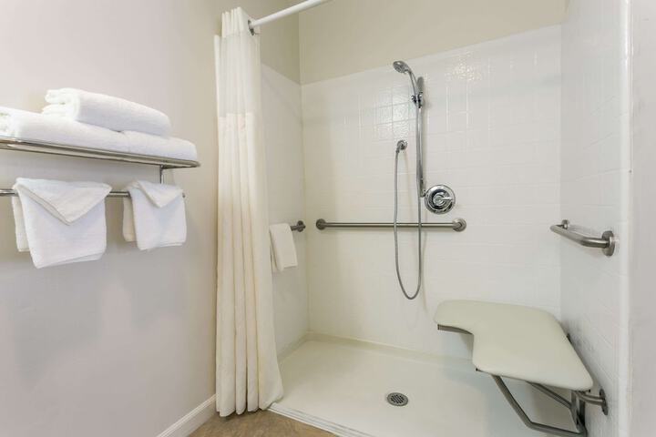Room 15 of 21