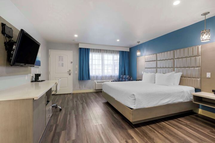 Room 32 of 41