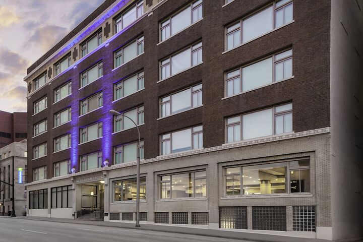 Hotel 5 of 52