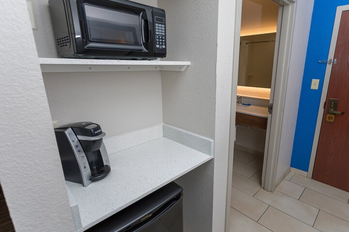 Holiday Inn Express Hotel & Suites Athens by IHG
