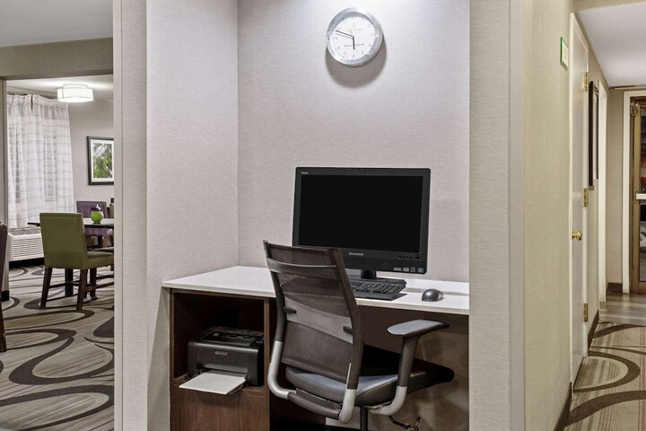 Business Center 34 of 35