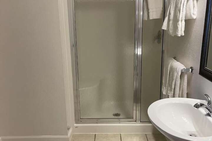 Room 9 of 43