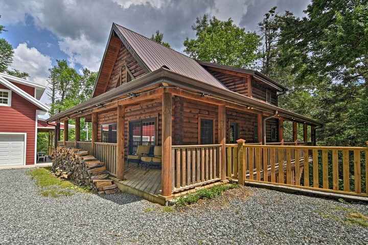 Wraparound Deck: Linville Mountain Cabin