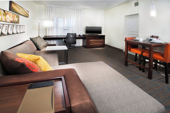 Room 16 of 25