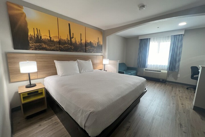 Room 26 of 28