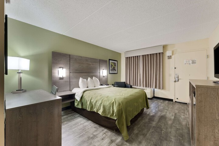 Room 14 of 20