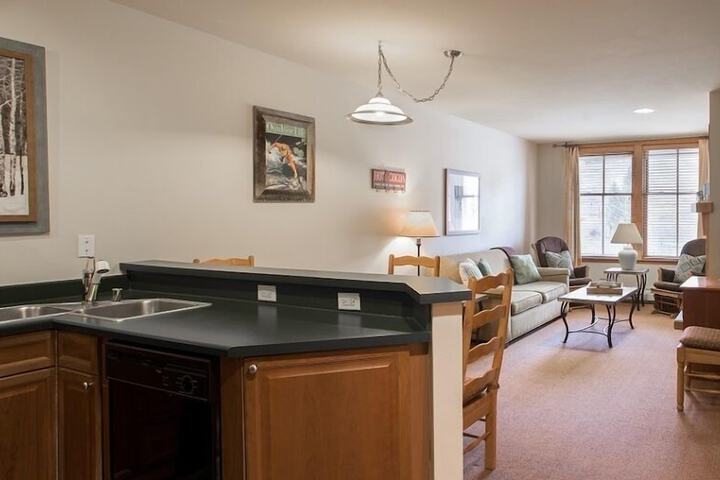 Zephyr Mountain Lodge