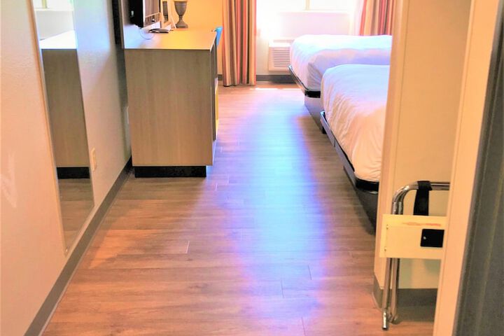 Room 32 of 53
