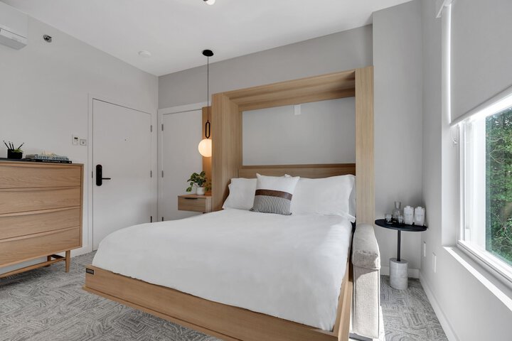 Room 19 of 48