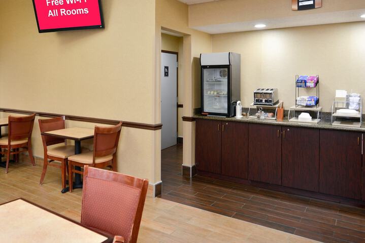 Red Roof Inn & Suites Columbus - West Broad