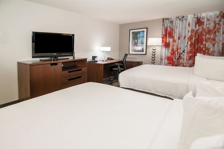 Room 13 of 38